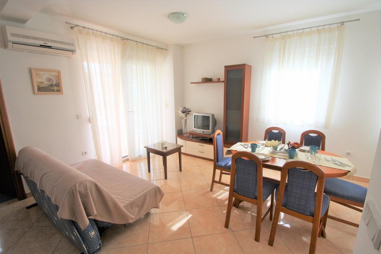 Apartment Mendikovic Poreč Exteriör bild