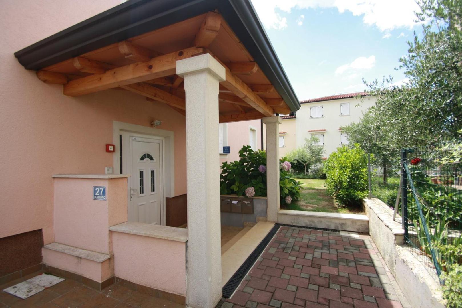 Apartment Mendikovic Poreč Exteriör bild
